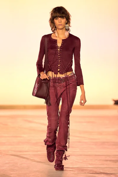 Look 44